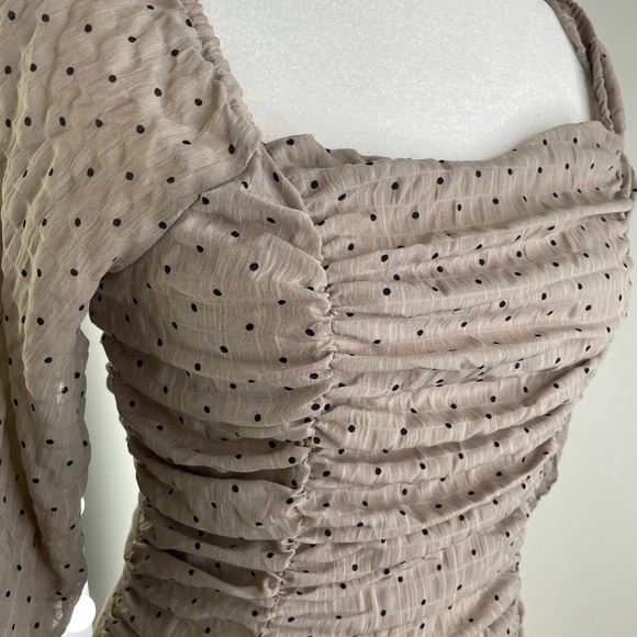 Beautiful dress - Picture 6 of 8